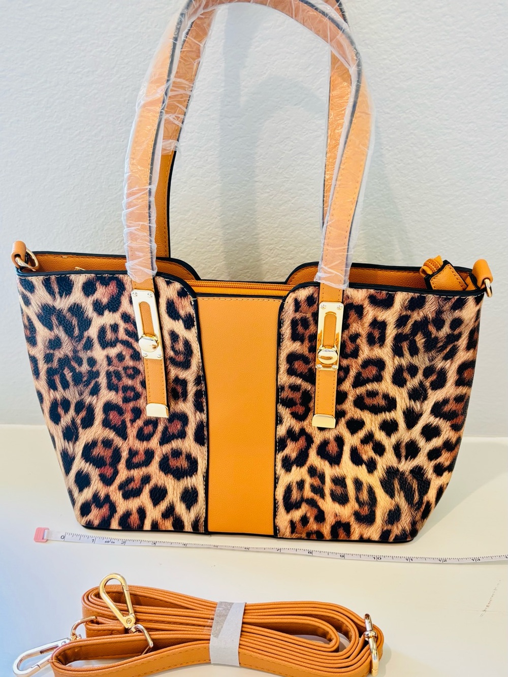Leopard Print Tote with Tan Center Panel and crossbody straps new never - Picture 7 of 15
